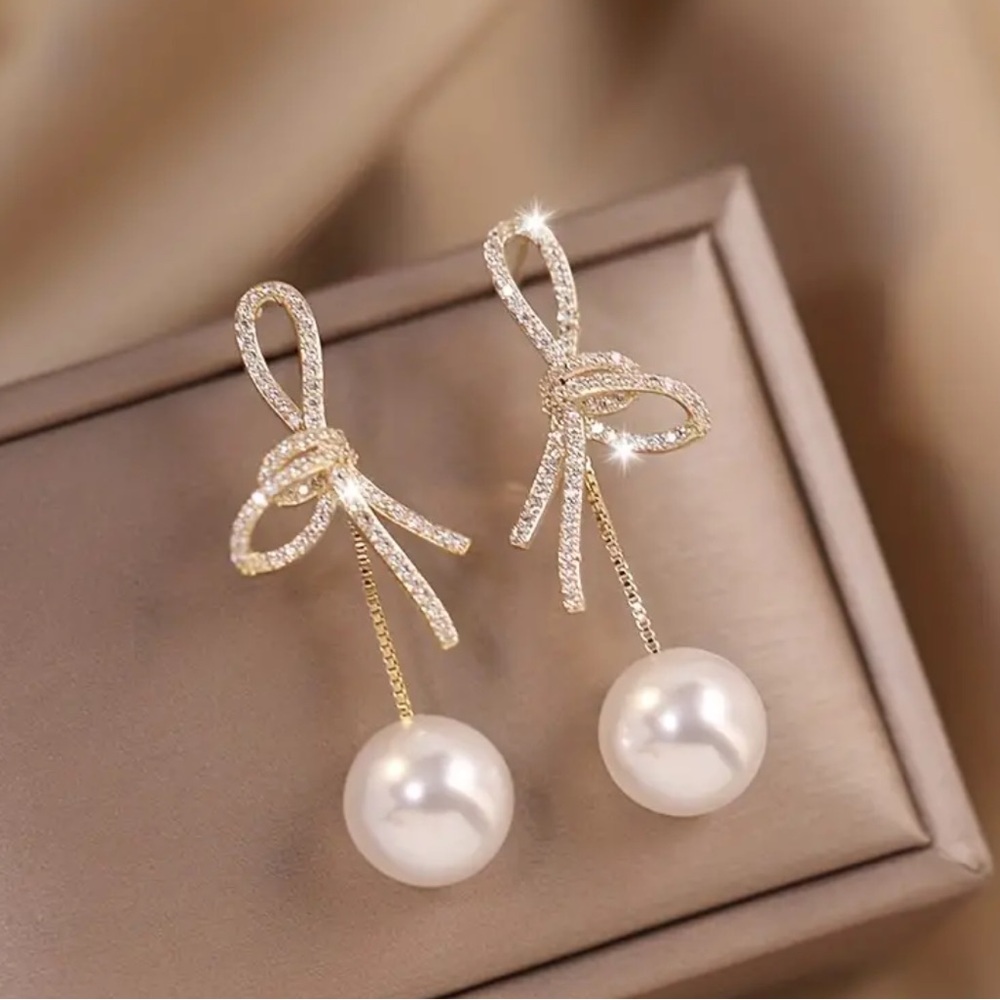 18K Gold Pearl Dangle Earrings - NEW